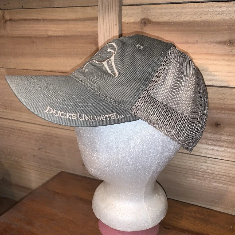 Ducks Unlimited Hat Cap Strap Back OSFM Green Silver Outline Mesh Trucker Mens